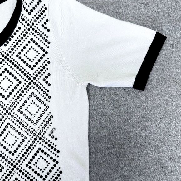 Leo Guy Womens Top SZ S Knit White Black Embellishments Short Sleeve Sweater - Picture 10 of 14